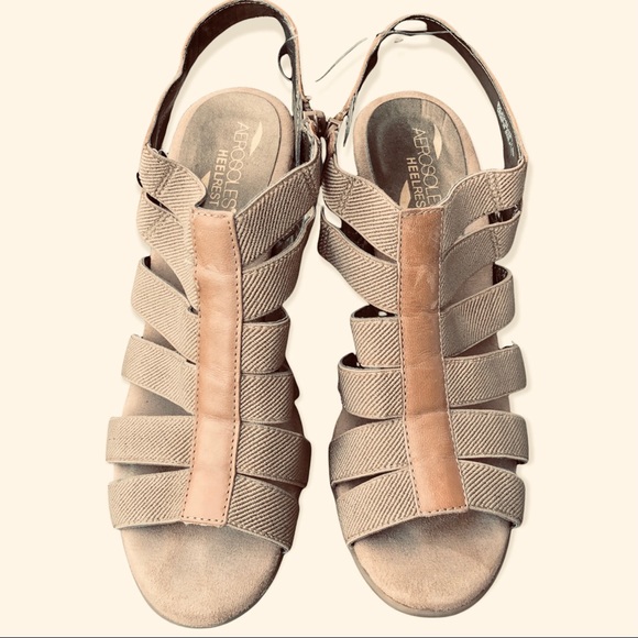 Aereosoles Shoes - - AEROSOLES Tan heels shoes‎ Sandals women’s Sz 7.5